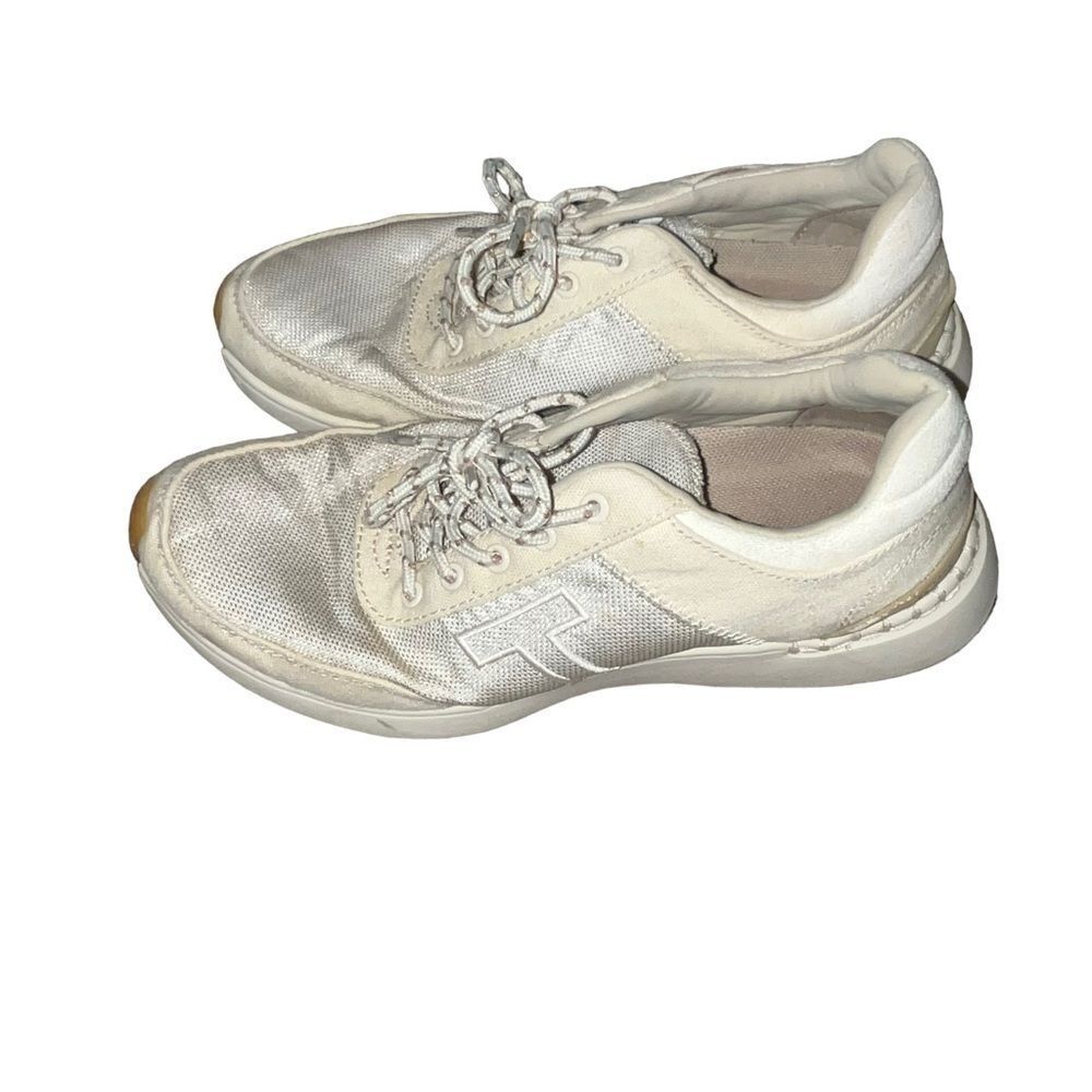 TOMS Women's Beige Tennis Shoes